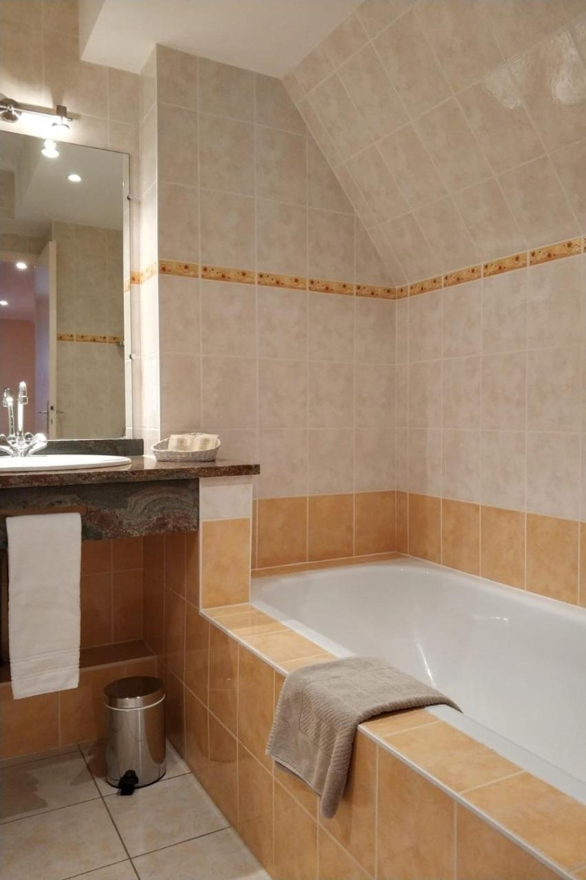 Logis Hotel Calisola Besancon - Soiree Etape Chalezeule Exterior foto